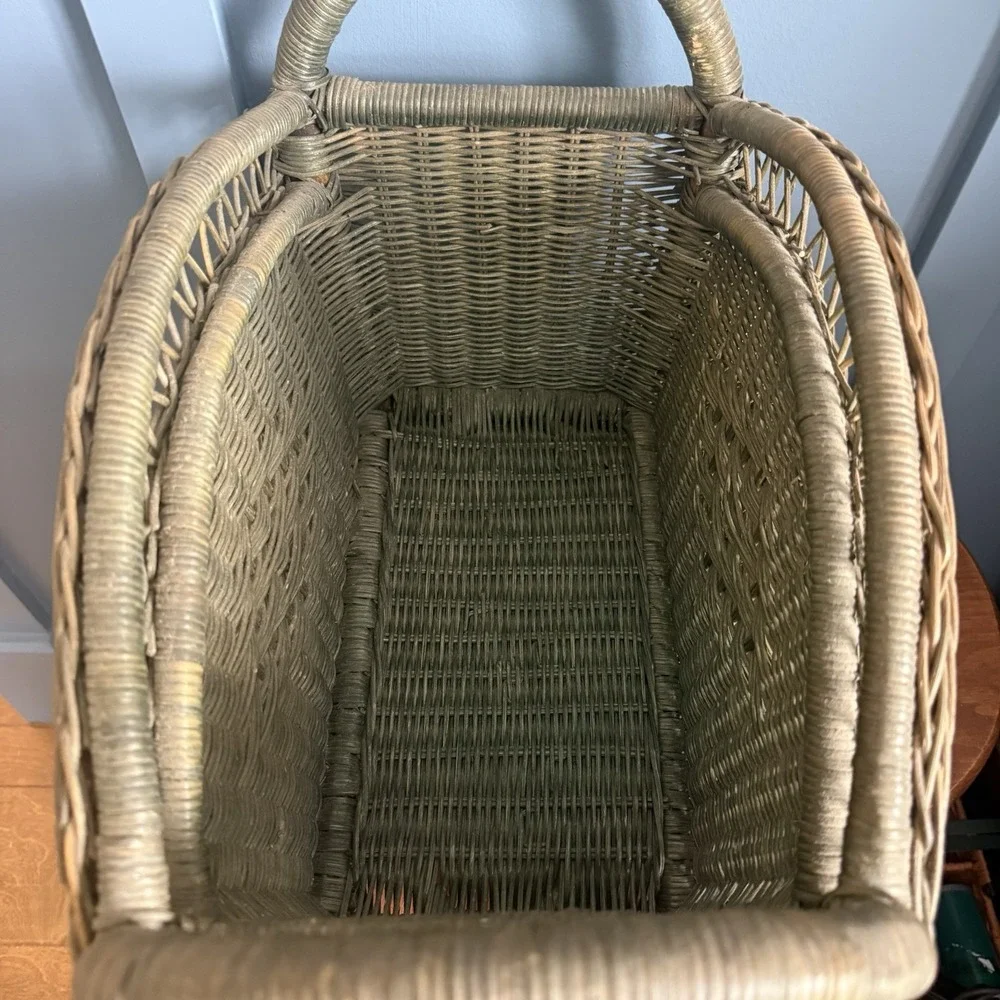 The Unbranded Brand vintage woven